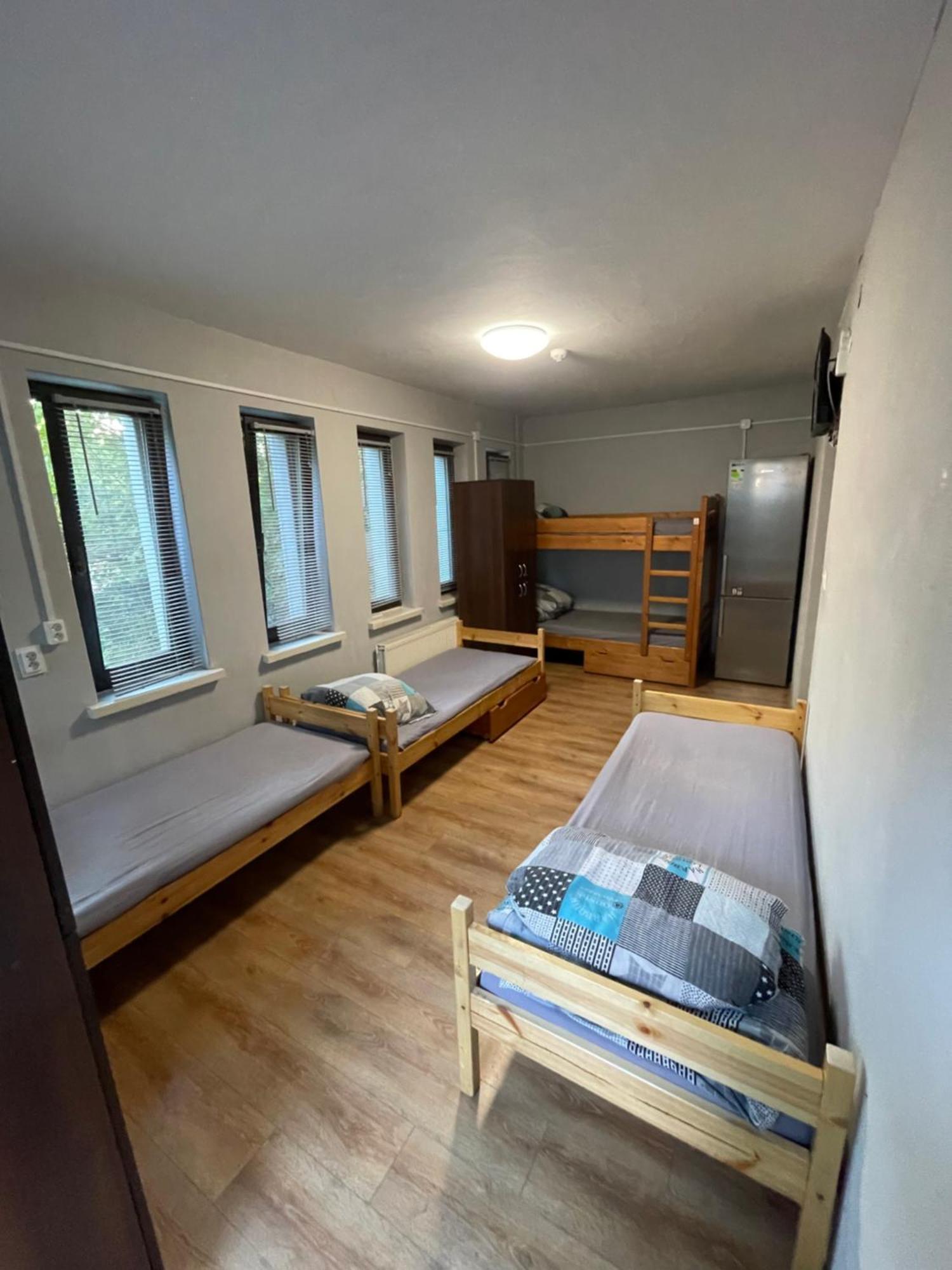 Auberge de jeunesse Dom U Dorogi à Ozarow Mazowiecki Extérieur photo